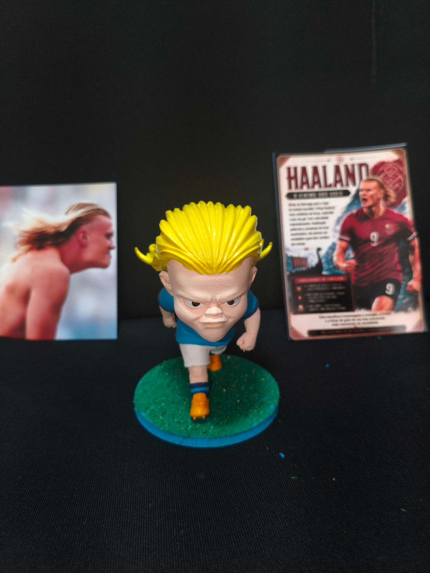 Haaland — Frente · Encarada de monstro